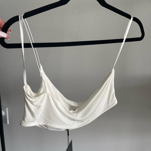 JLUXBASIX Ivory Courtney One Shoulder Top - Picture 3 of 4